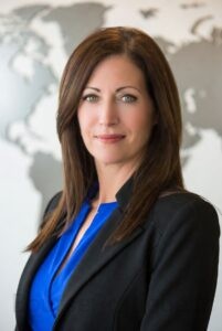 Ancienne économiste chez Natixis, Claire Vasseur analyse l’impact des politiques monétaires, de l’inflation et de la géopolitique sur les marchés financiers.