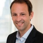 Diplômé de HEC Paris et ayant vécu 8 ans à New York, Thomas Rivière suit les marchés US depuis plus de 15 ans.