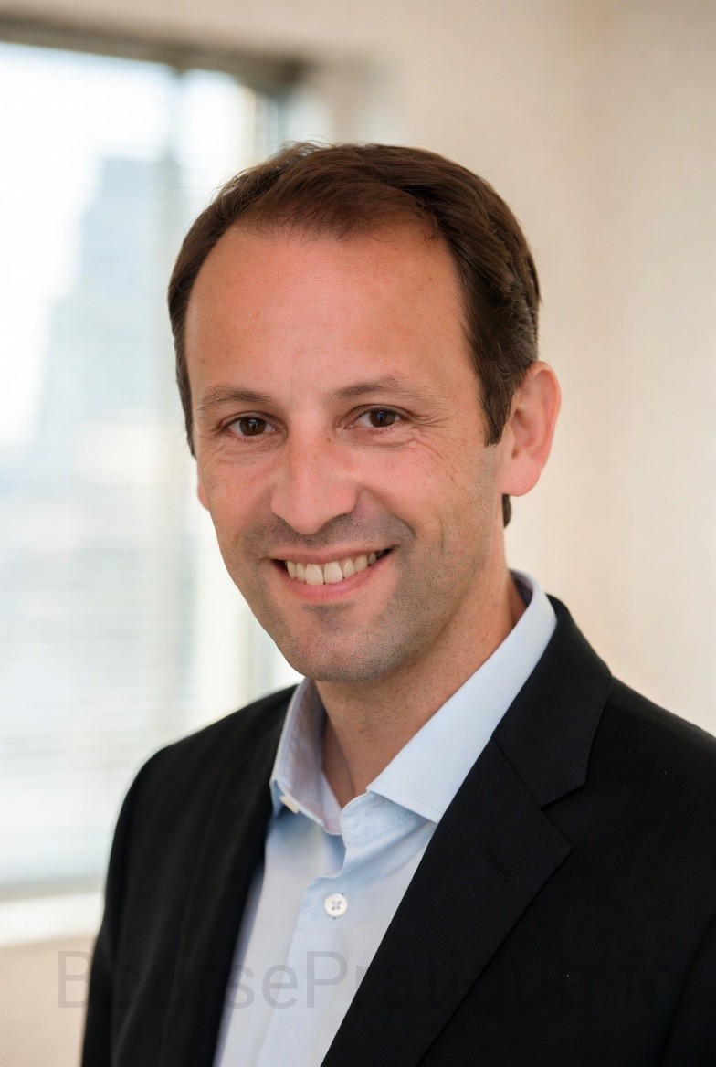 Diplômé de HEC Paris et ayant vécu 8 ans à New York, Thomas Rivière suit les marchés US depuis plus de 15 ans.